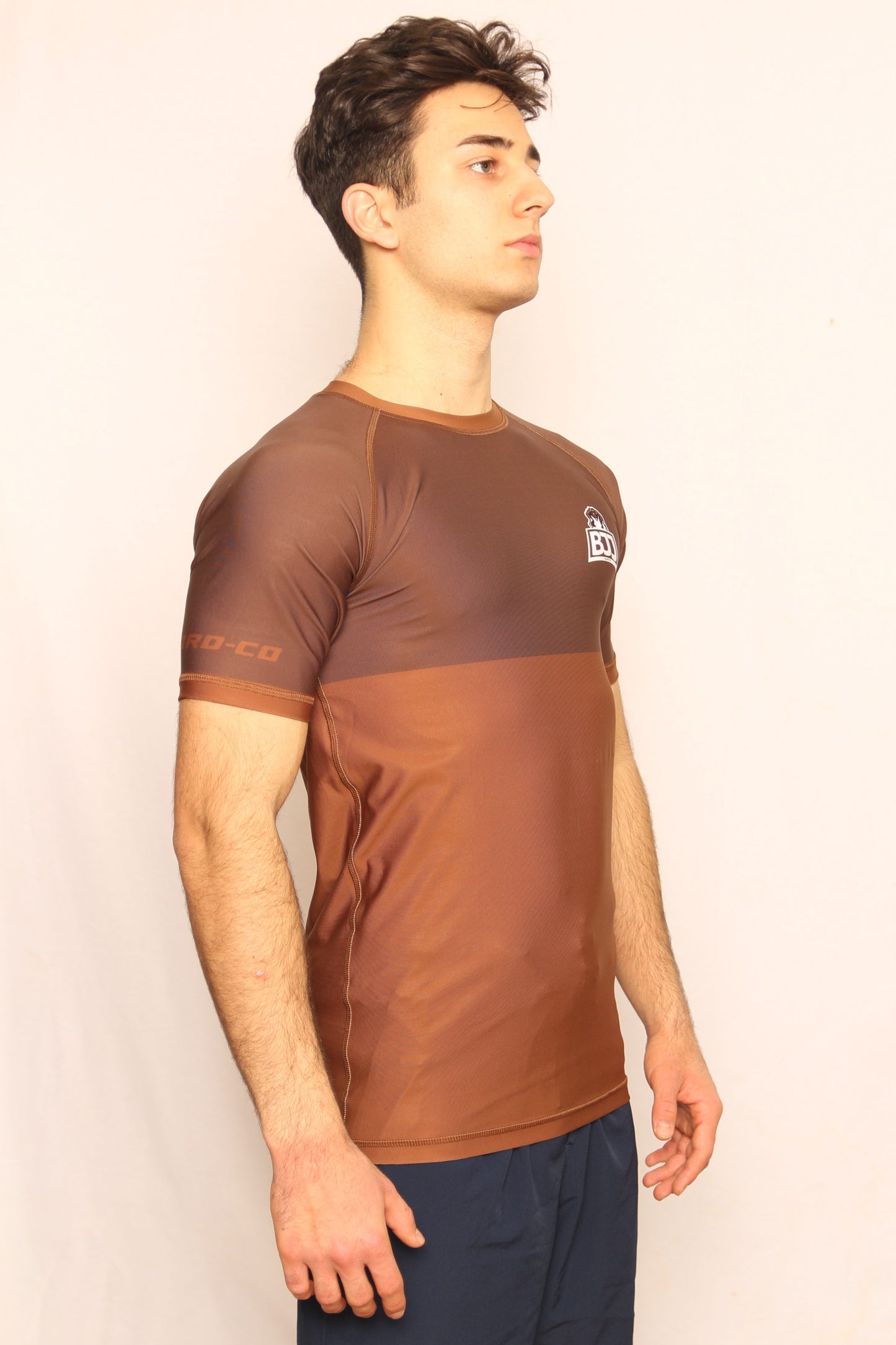 BROWN RANKED RASH GUARD